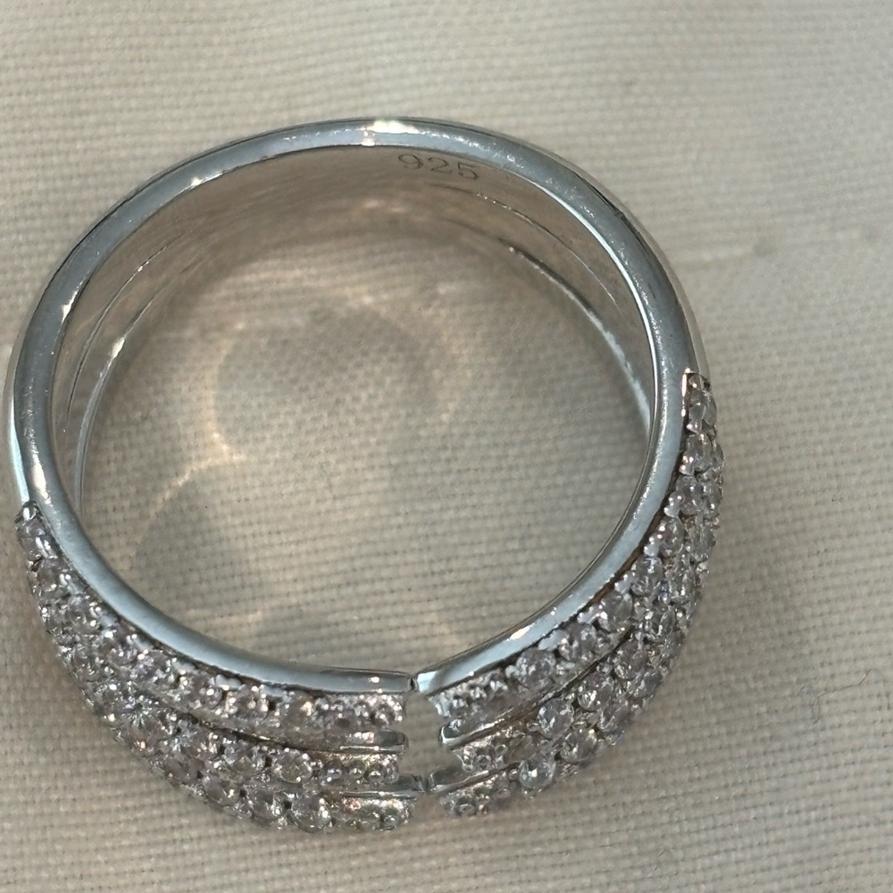 Lisa Robertson Elegant Sterling Silver Women's Ring - Picture 6 of 6